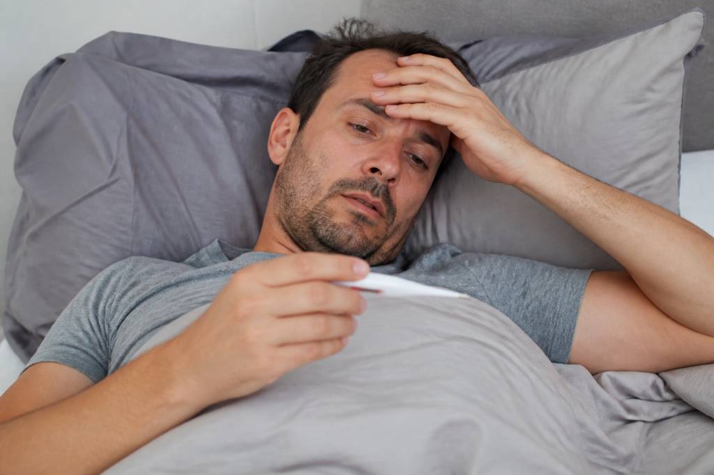 40 de fievre adulte : causes, symptômes et quand consulter