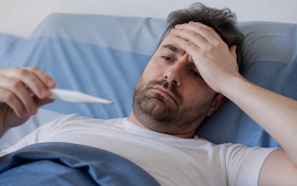 42 de fievre chez l'adulte : que faire et quand consulter ?